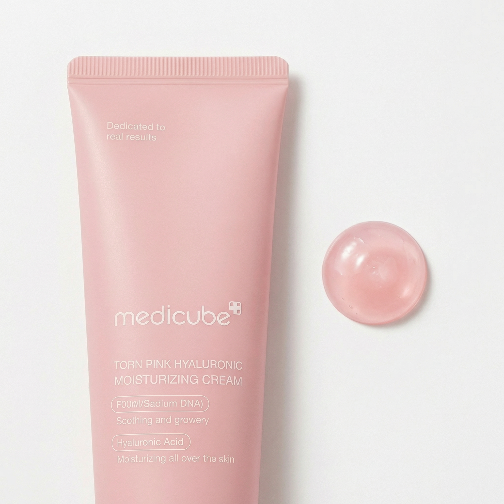 Creme Rosa Medicube para pele opaca, desidratada e com sinais de envelhecimento.