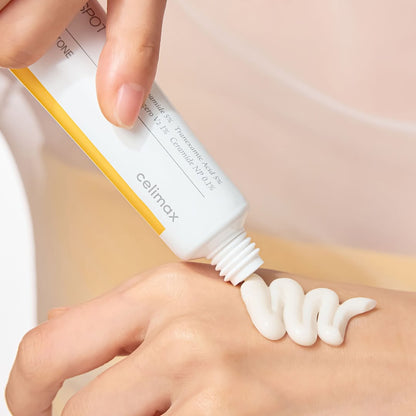 Celimax PORE+DARK Cream auxilia na uniformização e hidratação da pele diariamente.