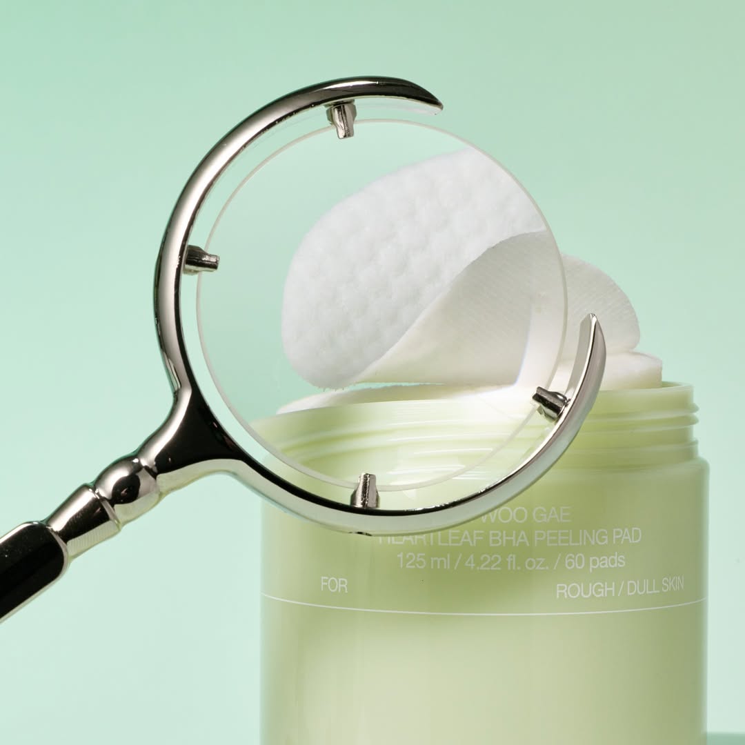 Pads faciais Celimax com ácido salicílico e óleo de tea tree para pele mais limpa e macia.