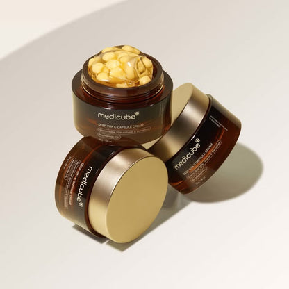 Creme hidratante Medicube Deep Vita C com cápsulas lipossomais de rápida absorção.