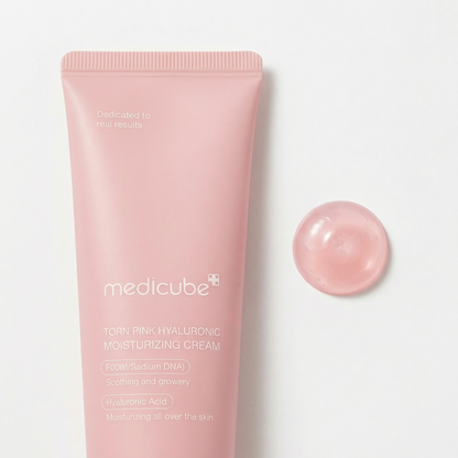 Creme Rosa Medicube para pele opaca, desidratada e com sinais de envelhecimento.